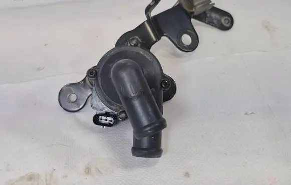 Volkswagen Transporter - Caravelle T5 Electric auxiliary coolant/water pump 5N0965561 701713080 13T1550797