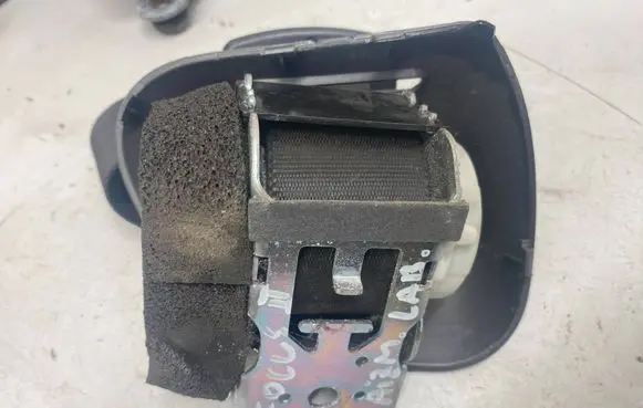 Ford Focus Front seatbelt