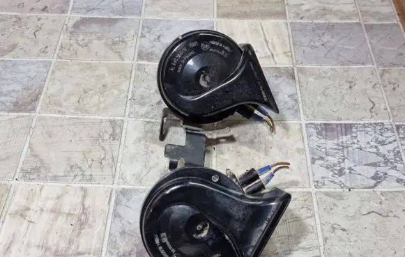 Audi A3 S3 8L Horn signal 0092018