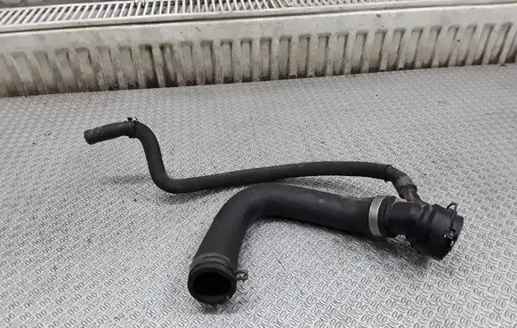 Audi A4 S4 B6 8E 8H Engine coolant pipe/hose