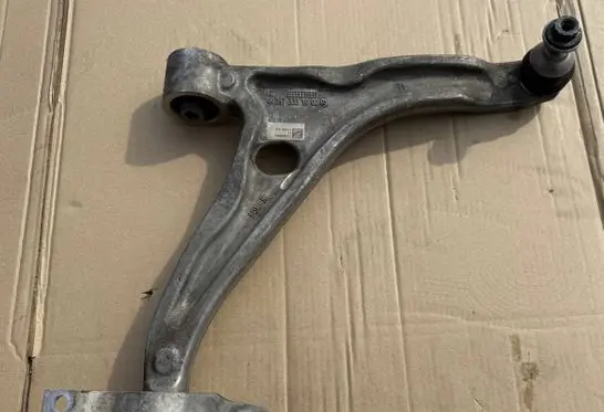 Mercedes-Benz A W177 Front lower control arm/wishbone A1773308300 A2473331600
