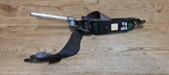 Volvo V70 Front seatbelt 8665872