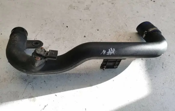 Audi A4 S4 B5 8D Intercooler hose/pipe 8D0145840m