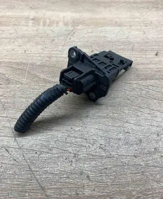 Nissan Qashqai Mass air flow meter 93450753