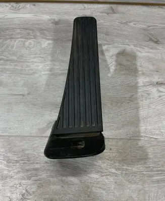 Volvo XC90 Accelerator throttle pedal TPD52692 TPD52691