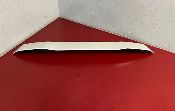 Tailgate/trunk spoiler