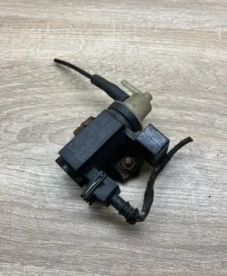Opel Vectra C Vacuum valve 55563532 70142100
