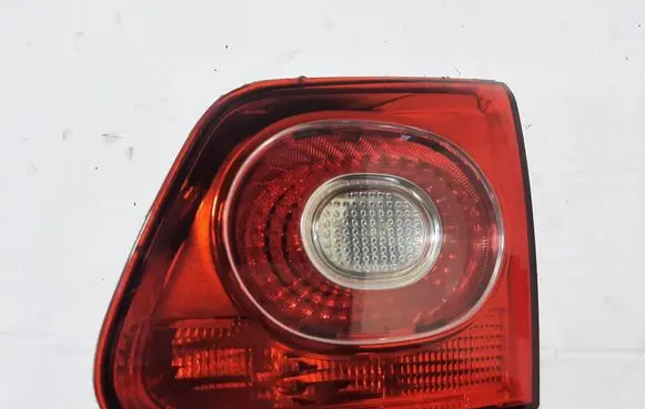Tailgate rear/tail lights