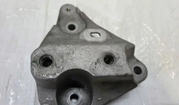 Opel Corsa F Gearbox mounting bracket 9824322080
