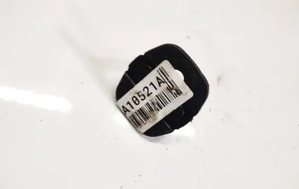 Nissan Note (E11) Front door lock loop/hook striker 