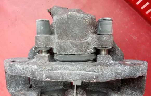 Rear brake caliper