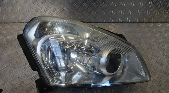 Nissan Qashqai Headlight/headlamp