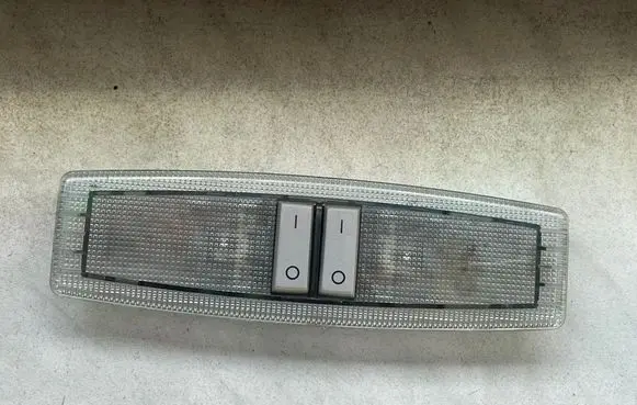 Opel Zafira B Rear seat light 13101641
