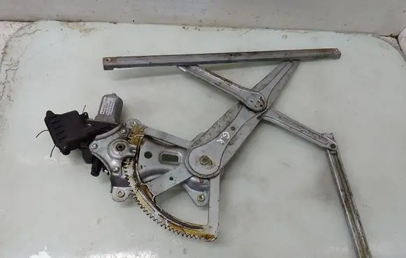 Toyota Corolla Verso E121 Rear door window regulator with motor