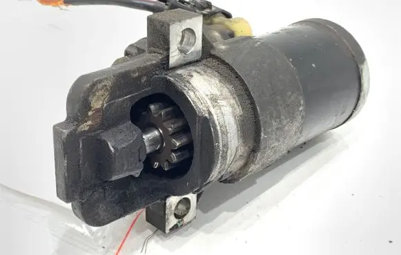 Mazda 6 Starter motor M000T32871