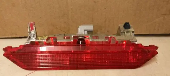 Third/center stoplight