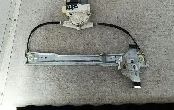 Citroen C4 I Front door window regulator with motor