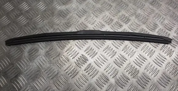 Toyota Land Cruiser (J200) Windshield/front glass wiper blade 