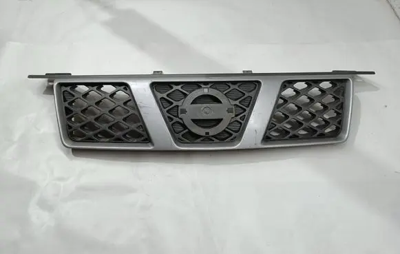 Nissan X-Trail T30 Front grill 62310EQ303