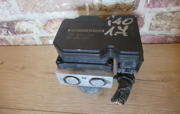 Hyundai i40 ABS control unit/module 58920-3Z930