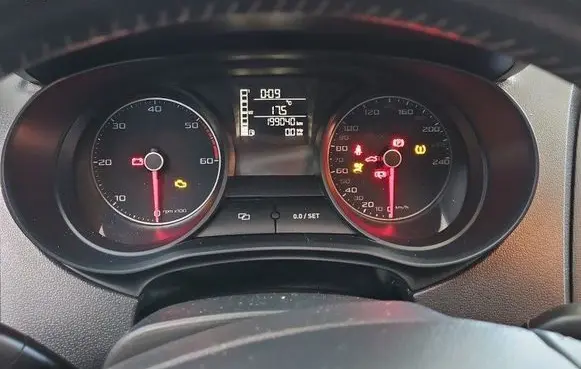 Speedometer (instrument cluster)