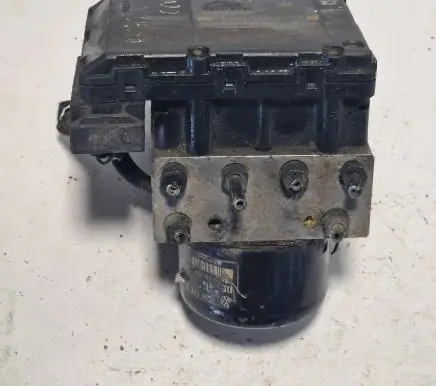 Skoda Octavia Mk2 (1Z) ABS Pump 1J0907379Q M5080294