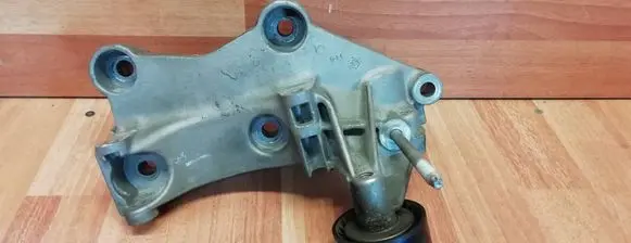 Renault Espace V (RFC) Generator/alternator bracket 117105124R