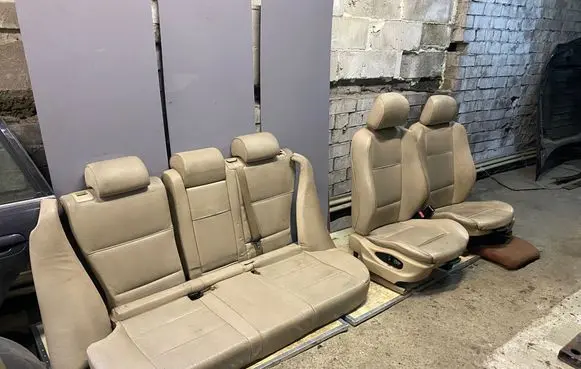 Seat set