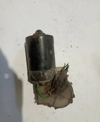 Volkswagen Golf III Wiper motor 1H1955113 90561058 0390246151