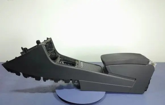 Volkswagen PASSAT CC Armrest 