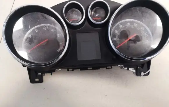 Opel Astra J Speedometer (instrument cluster) 13355669