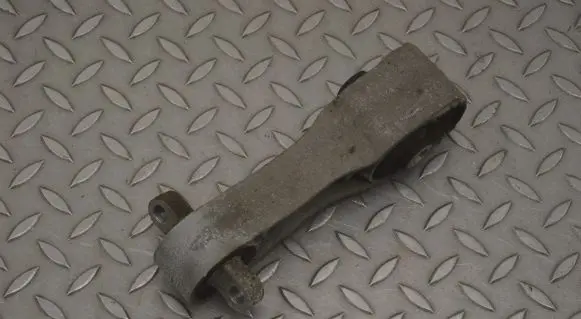 BMW 2 F44 Engine mount bracket 9454384
