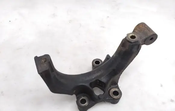 Seat Leon (5F) Muffler mount bracket/holder 04L425