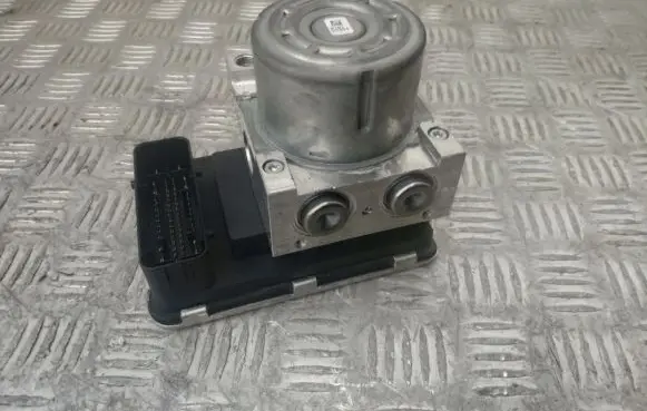 Volvo XC90 ABS Pump P31445476 31445476 10062434131