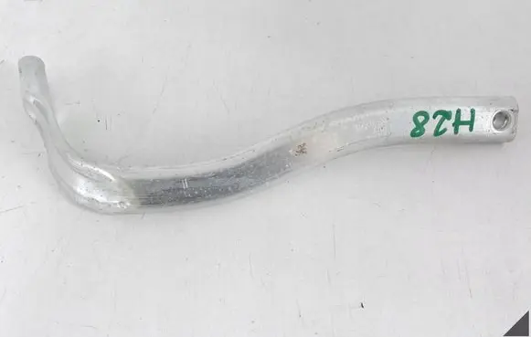 Audi A8 S8 D4 4H Fender mounting bracket 4H0821259B