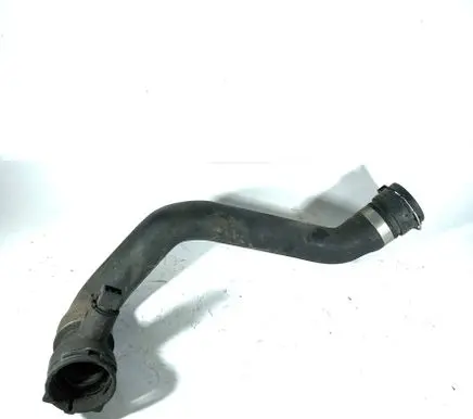 Coolant pipe/hose