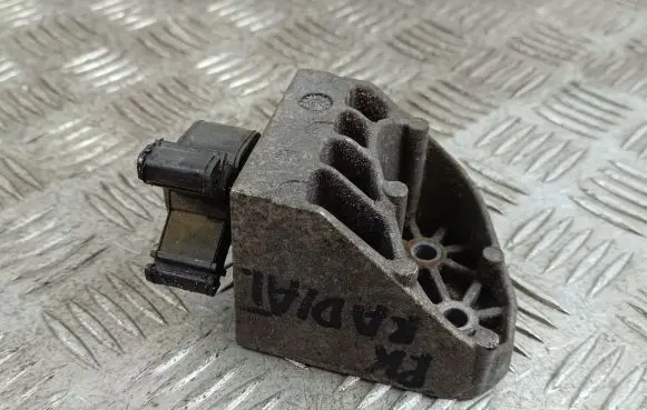 Maserati Quattroporte Radiator mount bracket