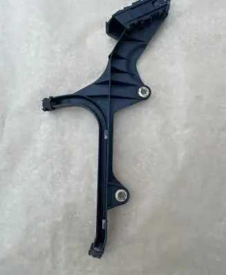 Mercedes-Benz E W213 Other engine bay part A0005464802