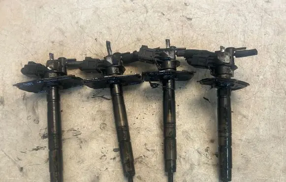 Audi A5 8T 8F Fuel injectors set 03L130277 0445116005