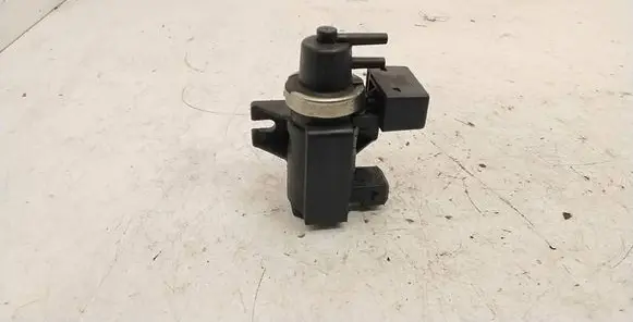BMW 3 E46 Turbo solenoid valve 72279600 01T123 2247906