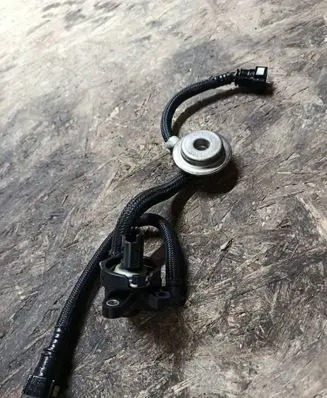 Ford Courier Fuel pressure sensor 81CP3801 20H7CZ8