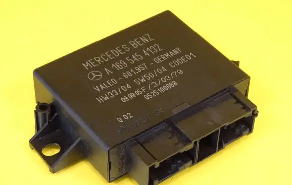 Mercedes-Benz B W245 Parking PDC control unit/module A1695454132