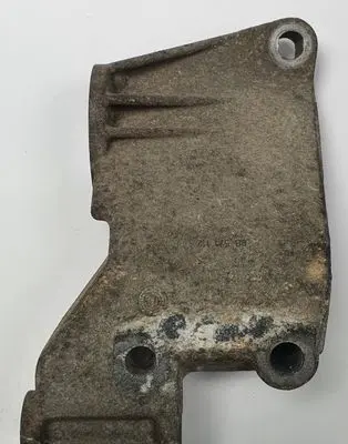 Opel Vectra C Generator/alternator bracket 90571112