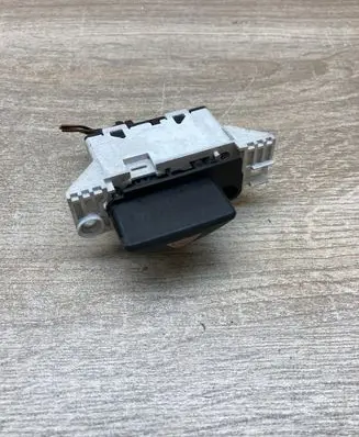 Ford Focus Hazard light switch 2M5T13A350AA