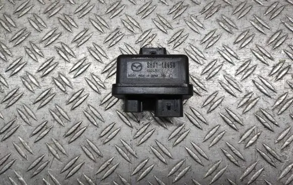 Mazda CX-5 Glow plug pre-heat relay SH0118650 K4243