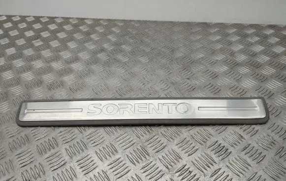 KIA Sorento Front sill trim cover 858863E000