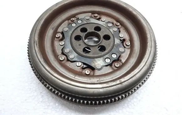 Skoda Superb B6 (3T) Dual mass flywheel 03L105266CL