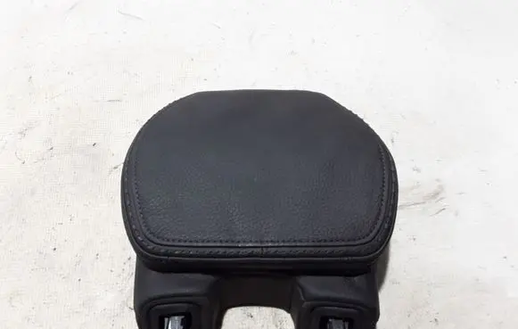 Volvo V60 Front seat headrest 