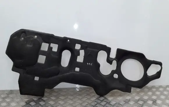 Toyota Auris E180 Heat shield in engine bay 