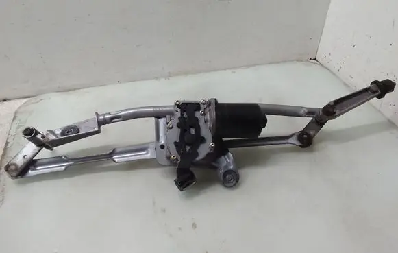 Volvo XC70 Front wiper linkage and motor 404775 8648345